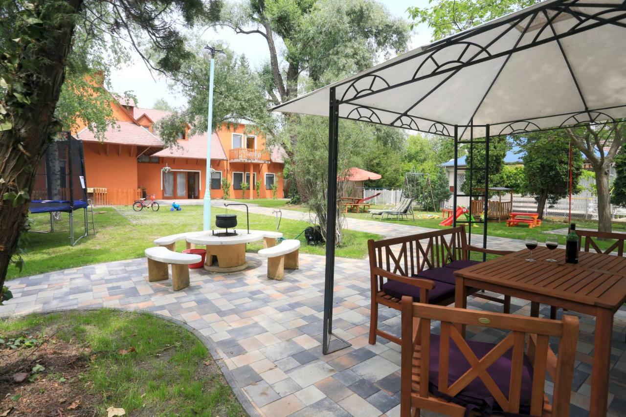 Holiday House Siofok Exterior photo
